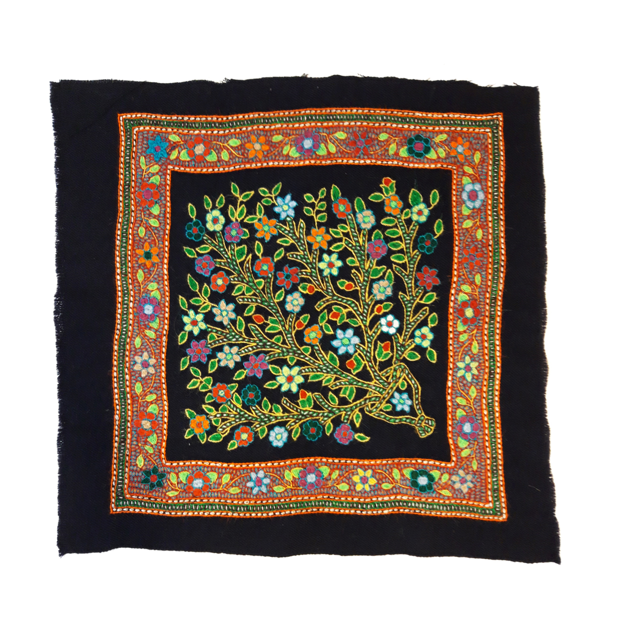 رومیزی پته دوزی طرح درختی کد 50020