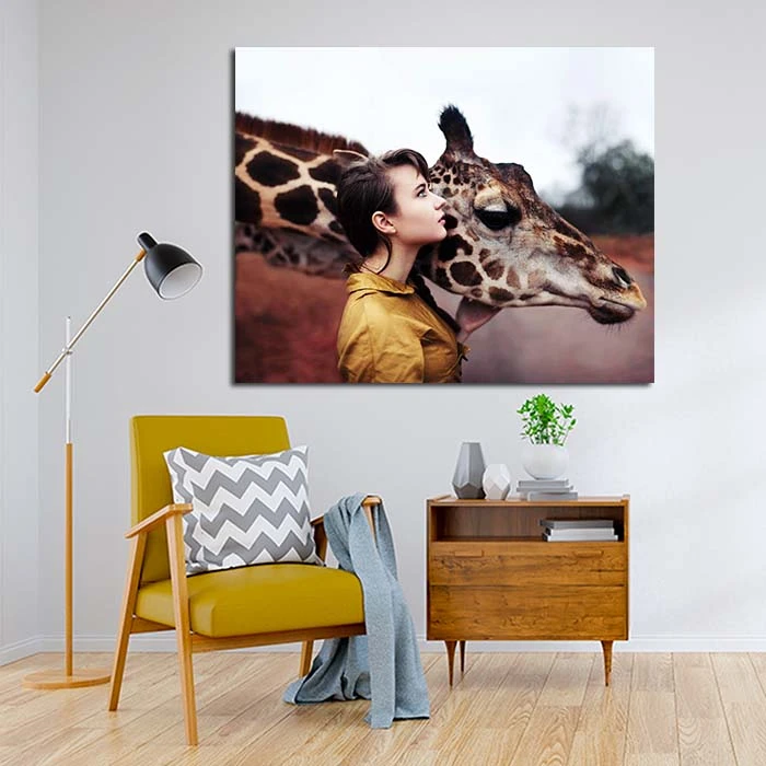 تابلو شاسی طرح زن و زرافه مدل 80