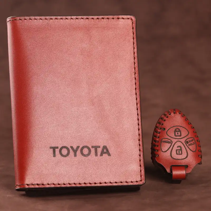 ست هدیه چرم ماکان طرح تویوتا پرادو کد sh-463