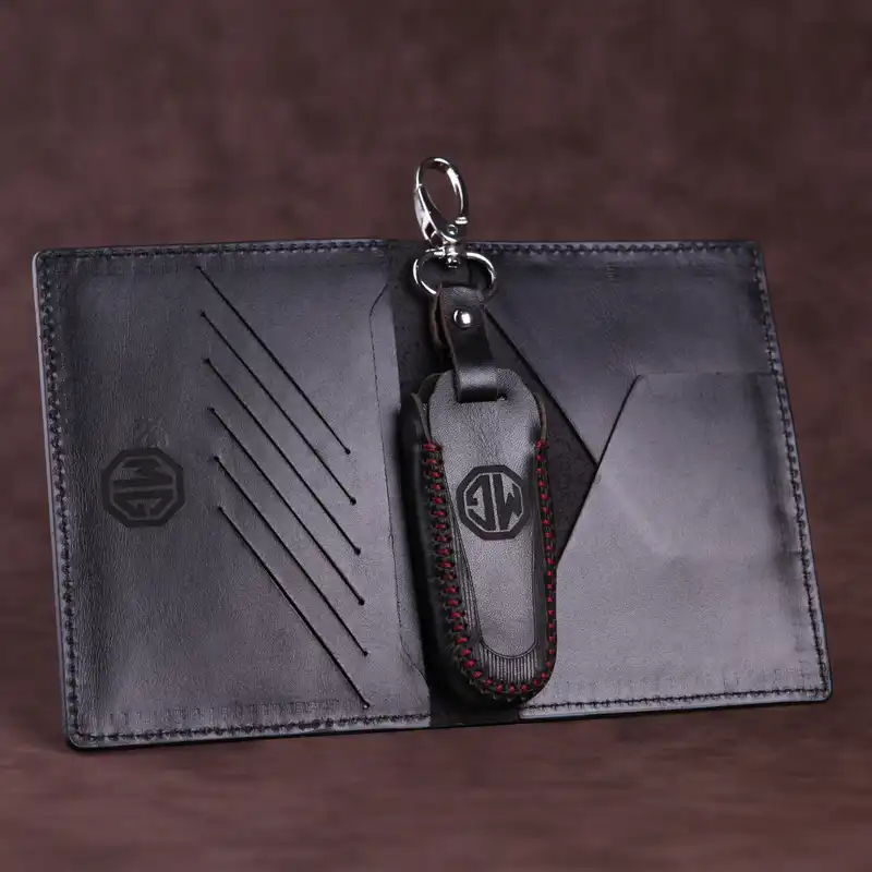 ست هدیه چرم ماکان طرح MG کد sh-521