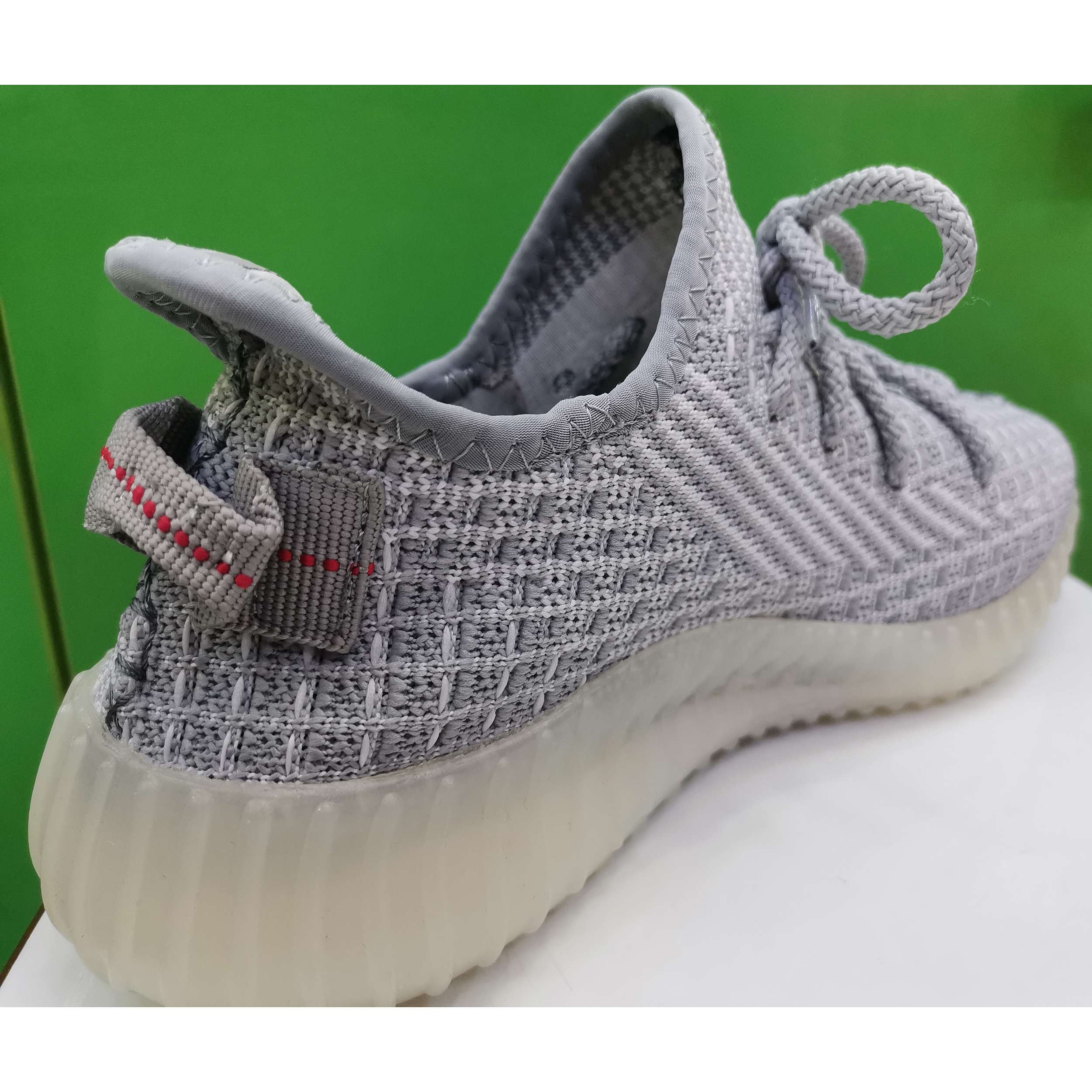 کفش مخصوص پیاده روی مدل یزی کد ‌yeezy T1