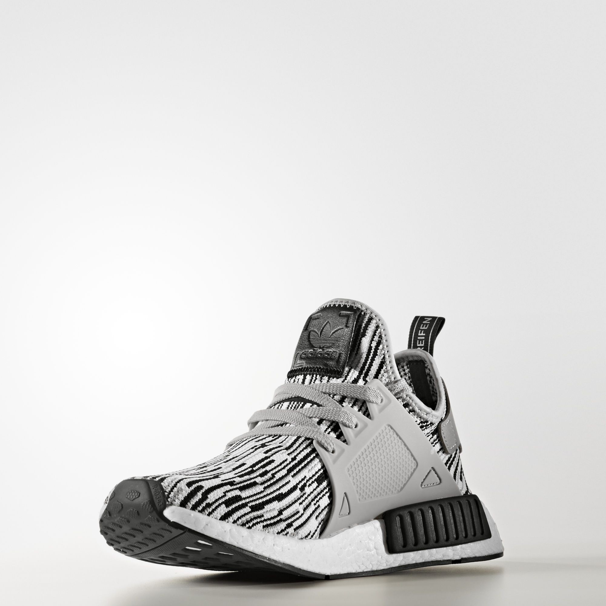 خرید کفش مخصوص پیاده روی مردانه آدیداس مدل NMD XR1 Primeknit BY1910 👟