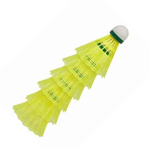 توپ بدمینتون یونکس مدل  Mavis 350 Slow Speed بسته 6 عددی