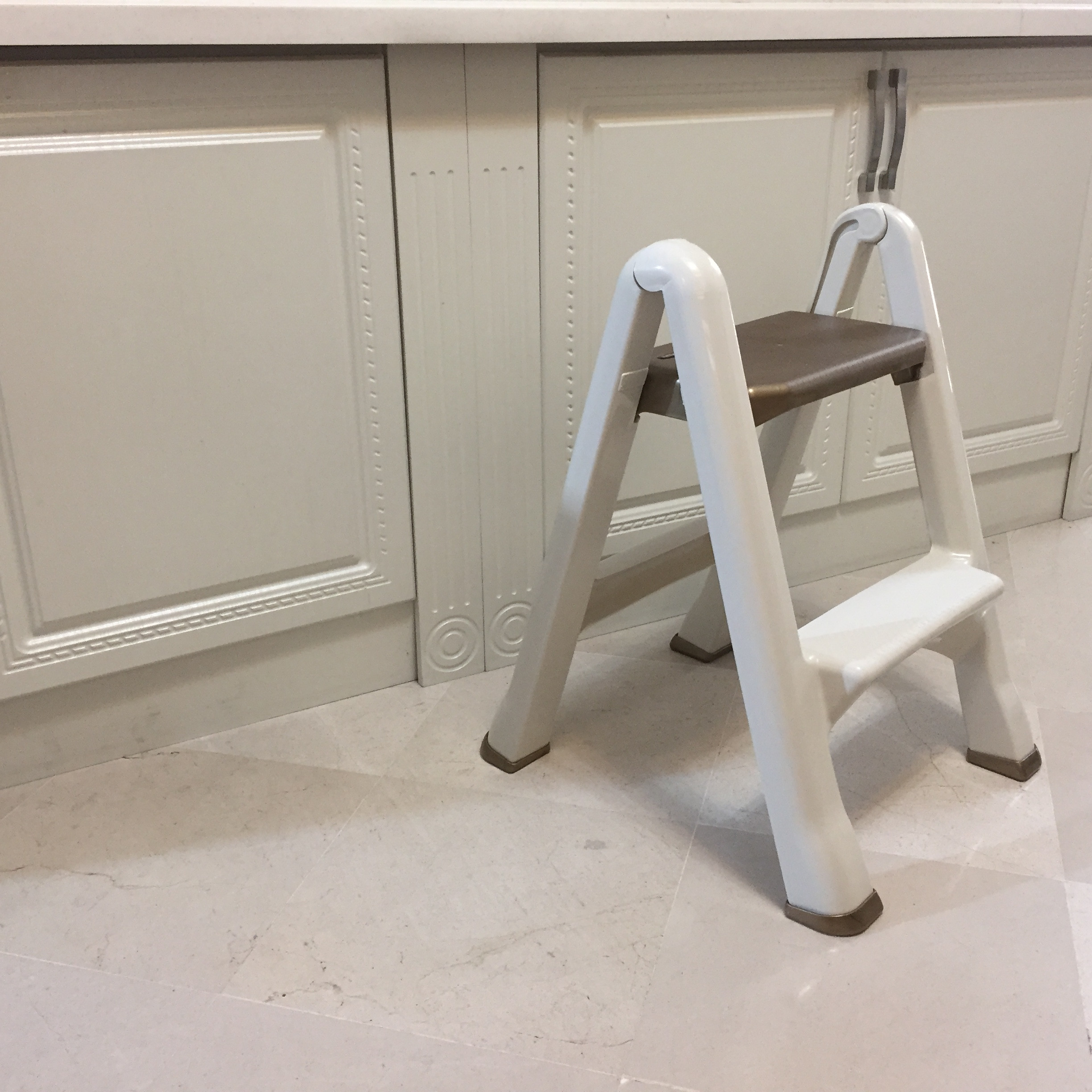 نردبان 2 پله لیمون کد 01 نردبان 2 پله لیمون کد 01