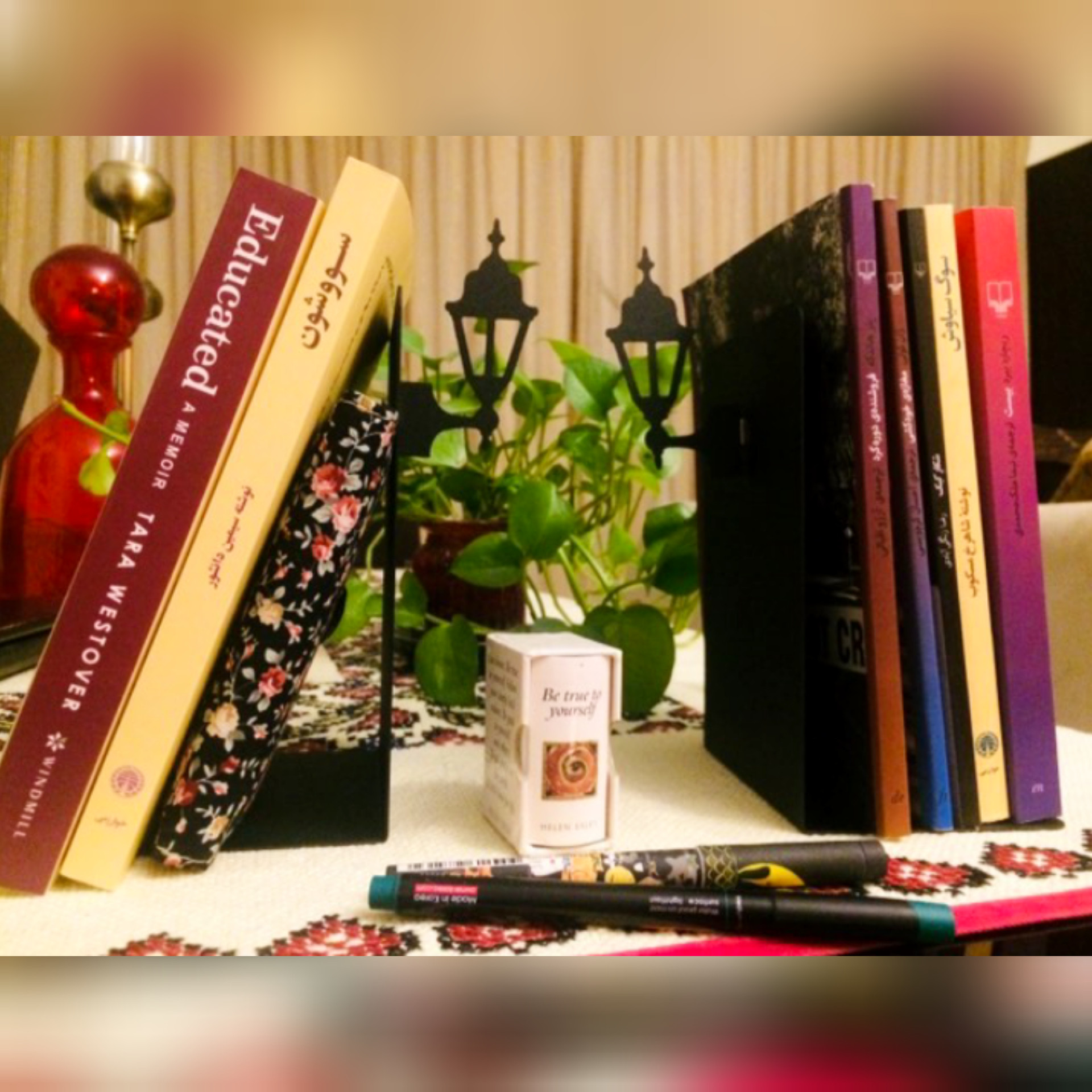 نگهدارنده کتاب نیتا طرح چراغ کلاسیک
