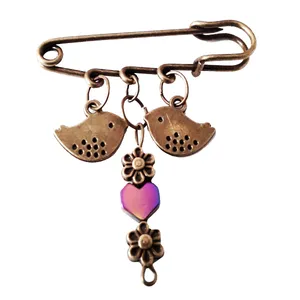 گل سینه زنانه مدل StarLight