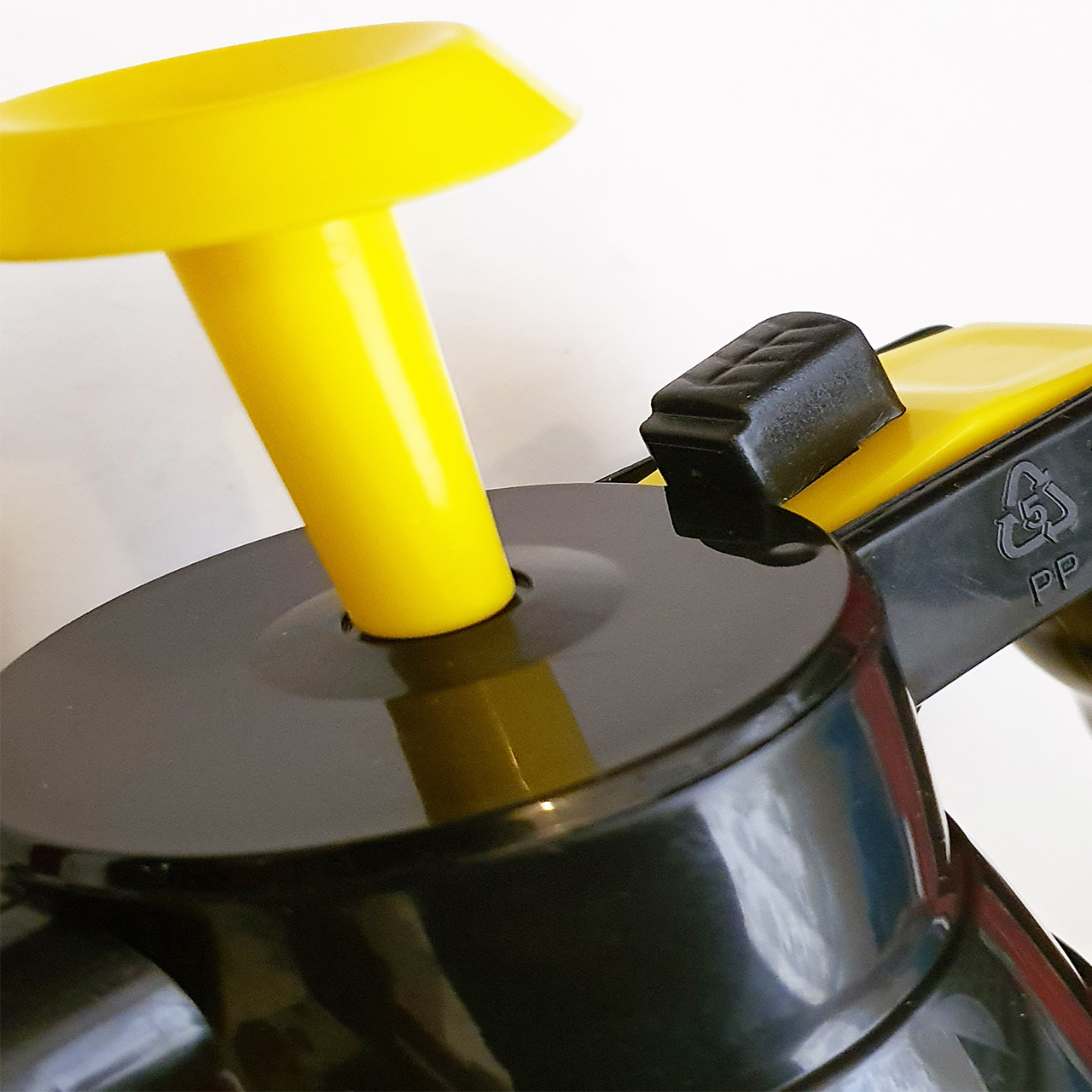 سمپاش مدل Z300 گنجایش 3 لیتر