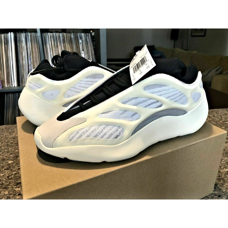 کفش مخصوص پیاده روی مردانه مدل Yeezy 700 V3 Azael