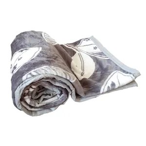 پتو مسافرتی مدل 333 سایز 200x150 سانتی متر 