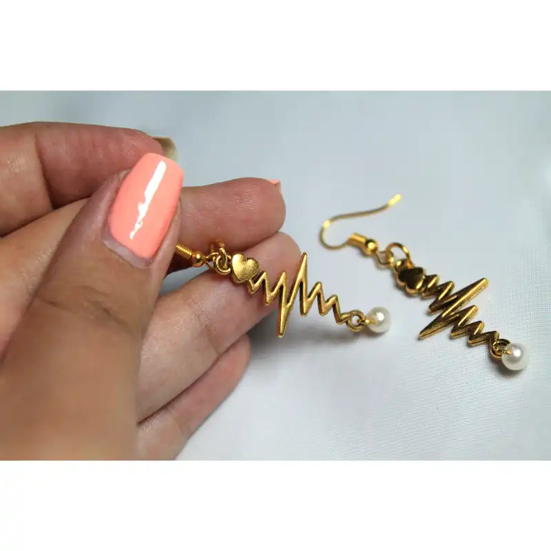 گوشواره زنانه طرح عشق کد u1