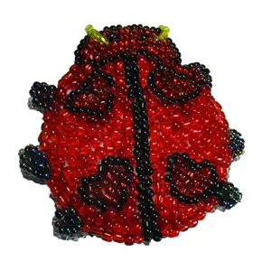 گل سینه زنانه طرح کفشدوزک کد 006