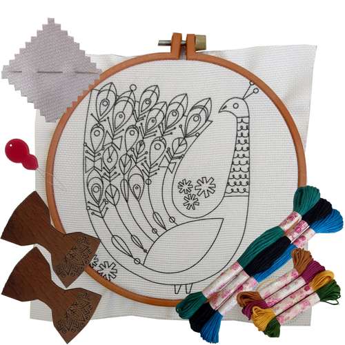 بسته گلدوزی طرح طاووس مجموعه 14 عددی