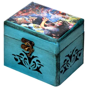 جعبه هدیه چوبی طرح دختری با فلوت کد 06