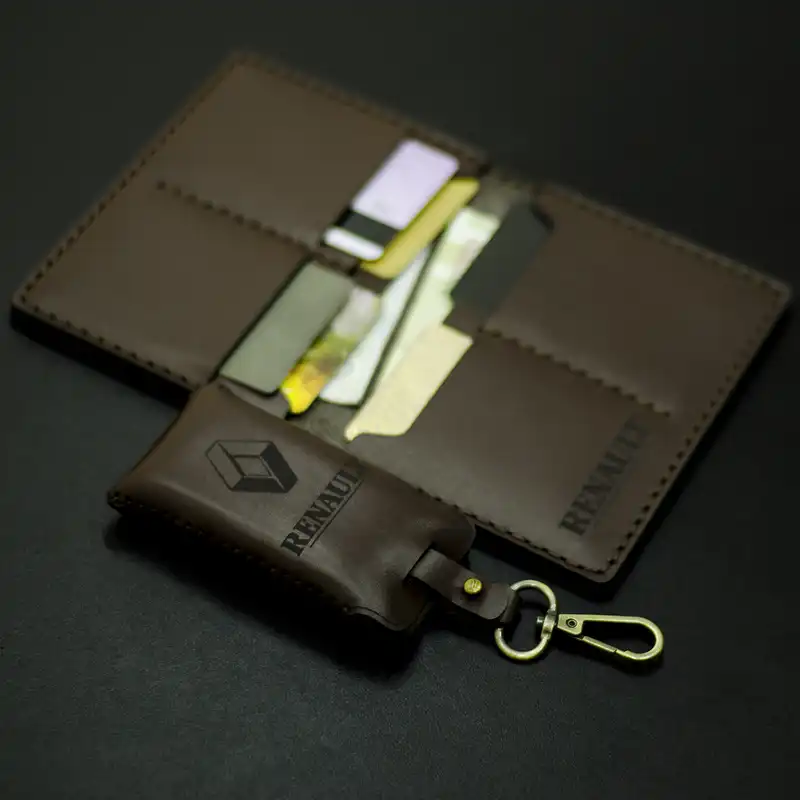 ست هدیه چرمینه اسپرت طرح رنو کد 52027-TAL