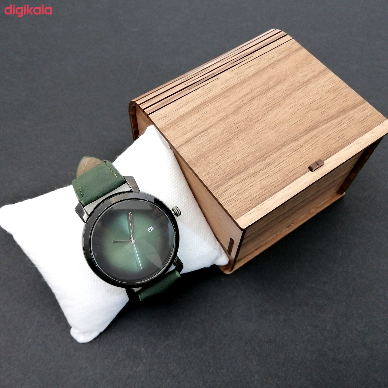 ساعت مچی عقربه ای مردانه والار کد 7898