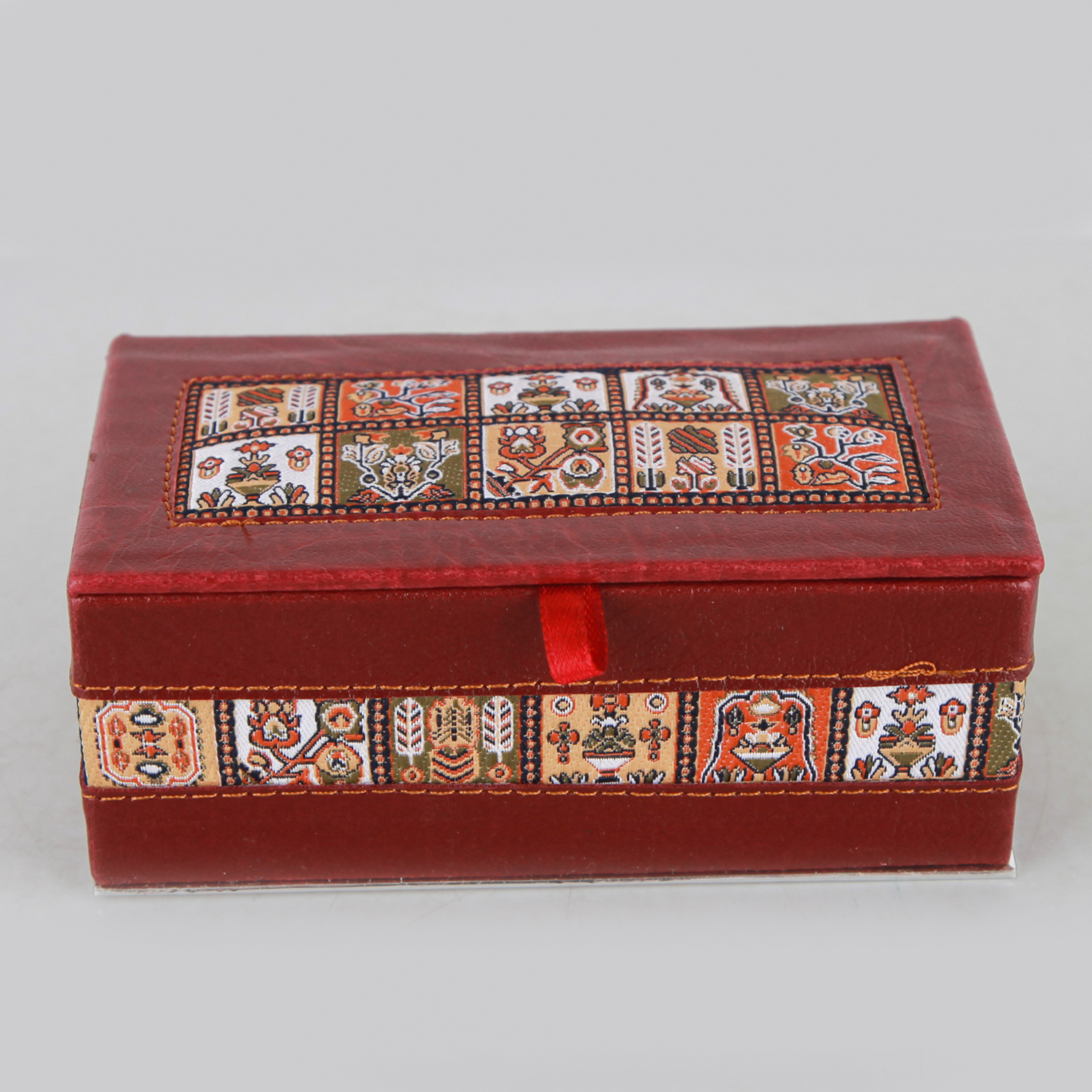 جعبه هدیه چرمی طرح خشتی کد 191041