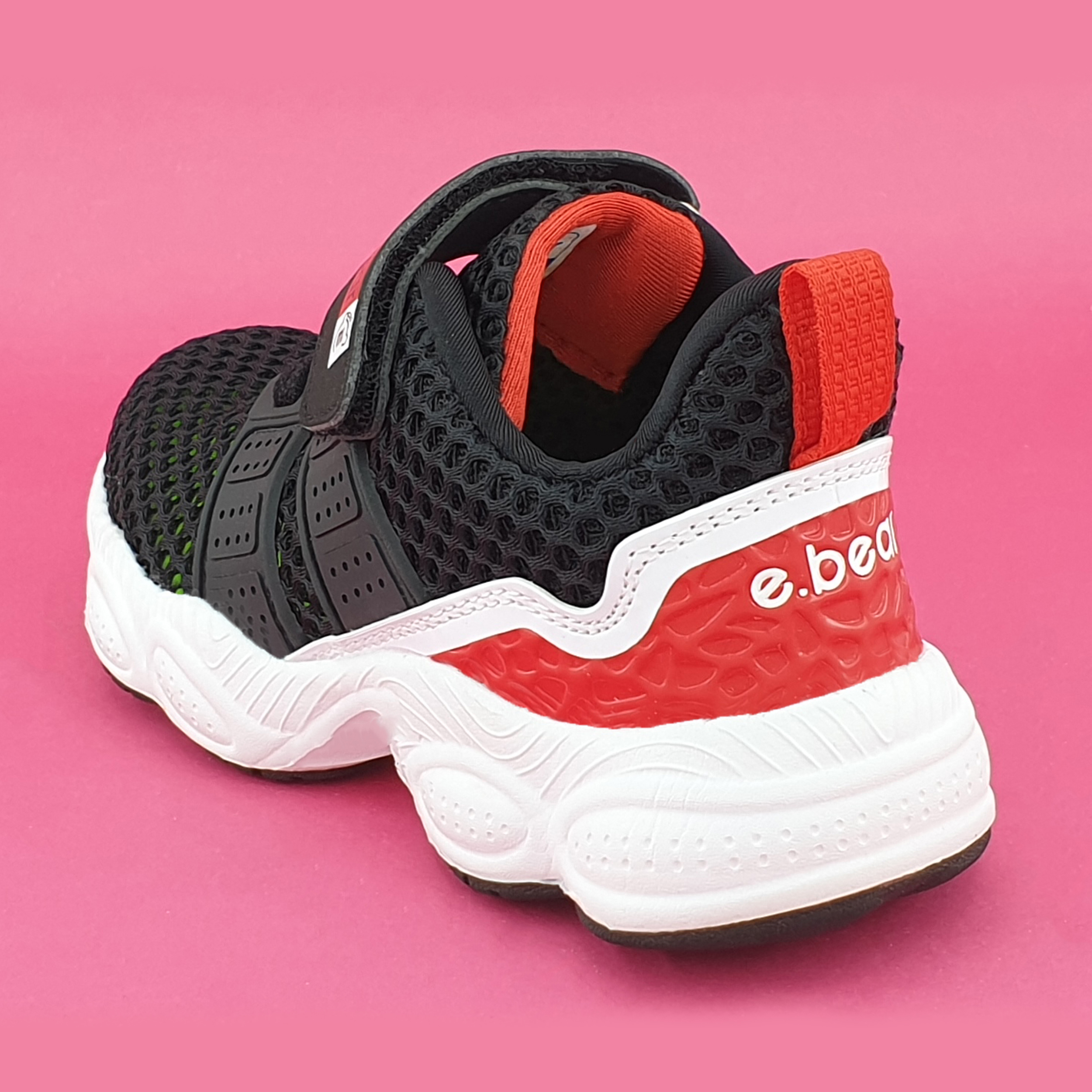 کفش مخصوص پیاده روی پسرانه ای.بیر کد 652391