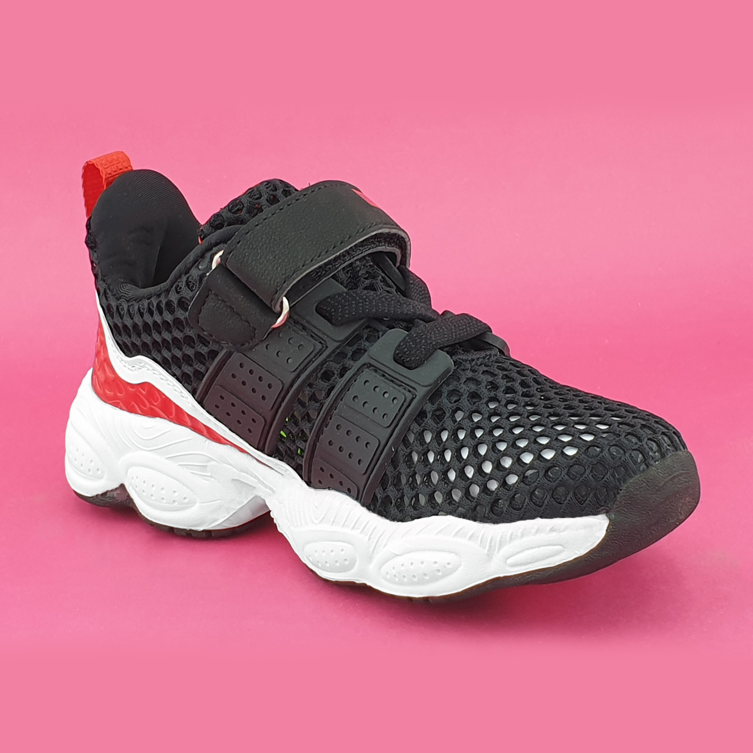 کفش مخصوص پیاده روی پسرانه ای.بیر کد 652391