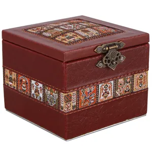 جعبه هدیه چرمی طرح خشتی کد 191043