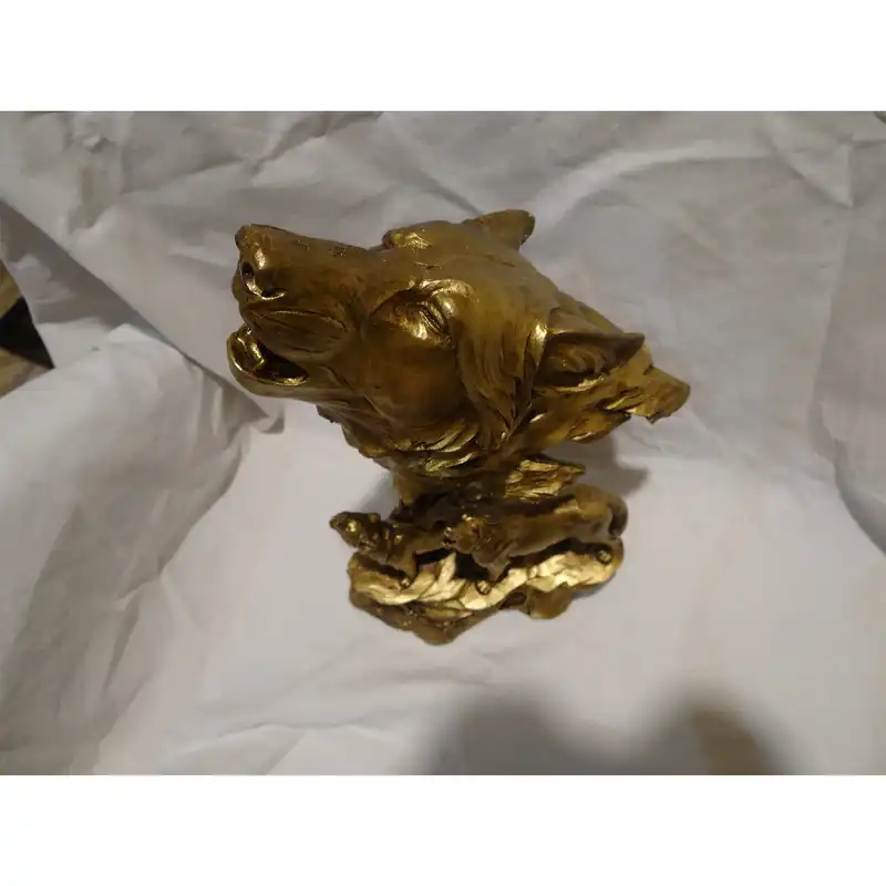 مجسمه طرح گرگ مدل G1