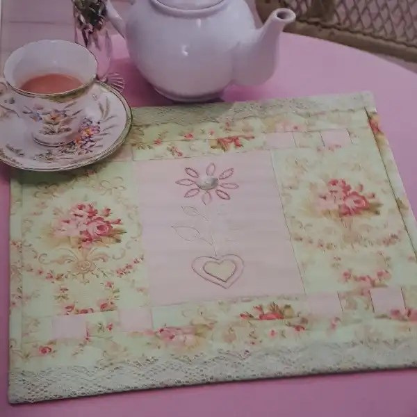 مجله Decorative Crafts For The Home آوريل 2020