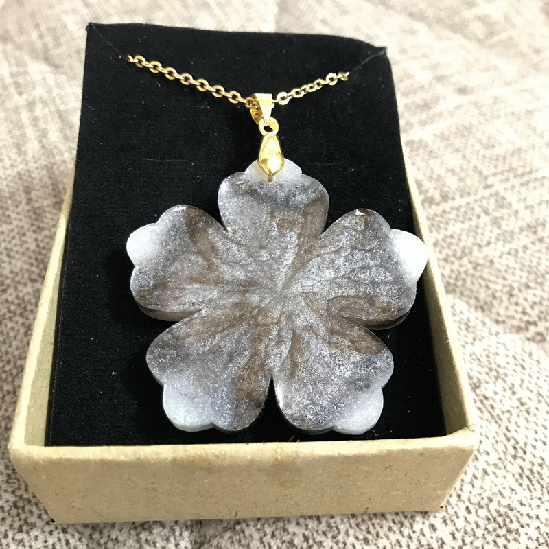 گردنبند زنانه مدل مهشید طرح گل کد 204