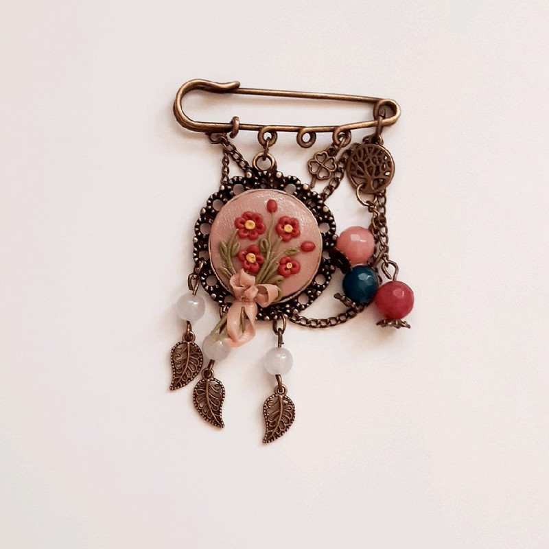 سنجاق سینه دخترانه مدل گلکده کد 1535