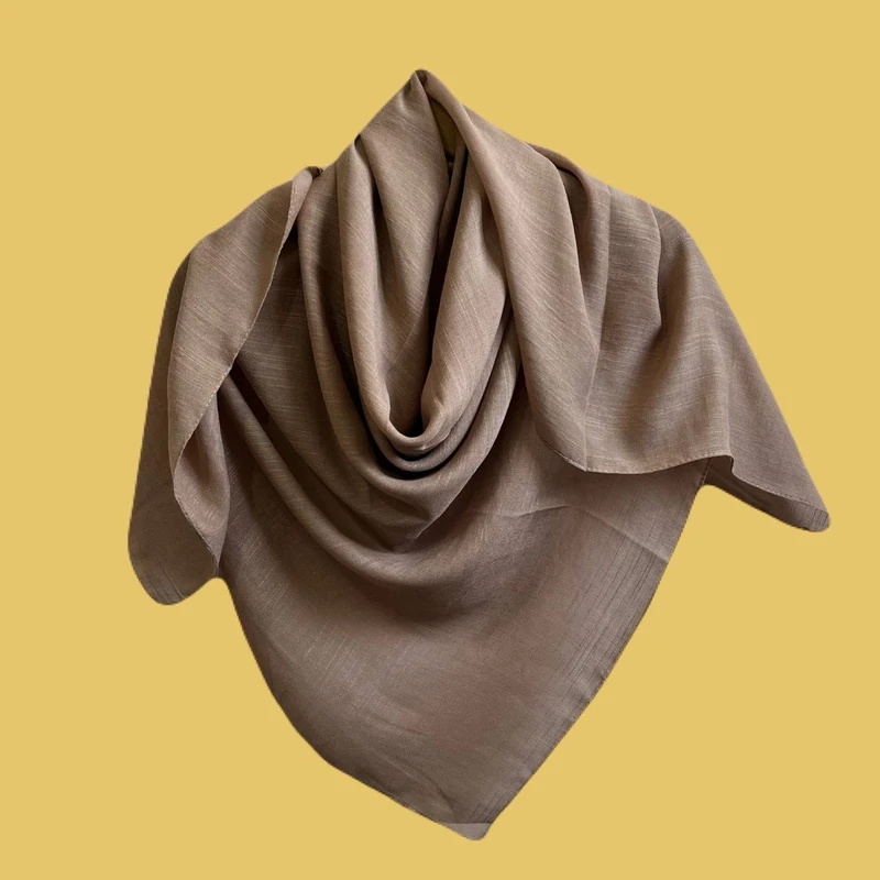 روسری نخ زنانه مدل اسلپ قواره دار چهارفصل کد 00126 با طول و عرض 130*130 سانتی‌متر