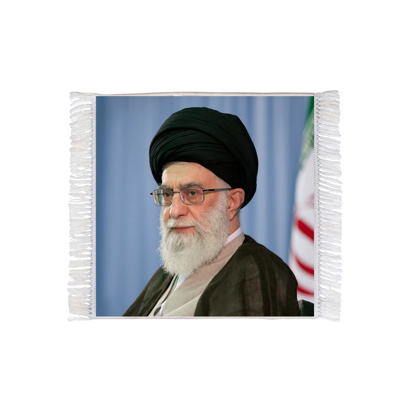 فرش ماشینی دیوارکوب مدل R1047 طرح رهبر حضرت سید علی خامنه ای