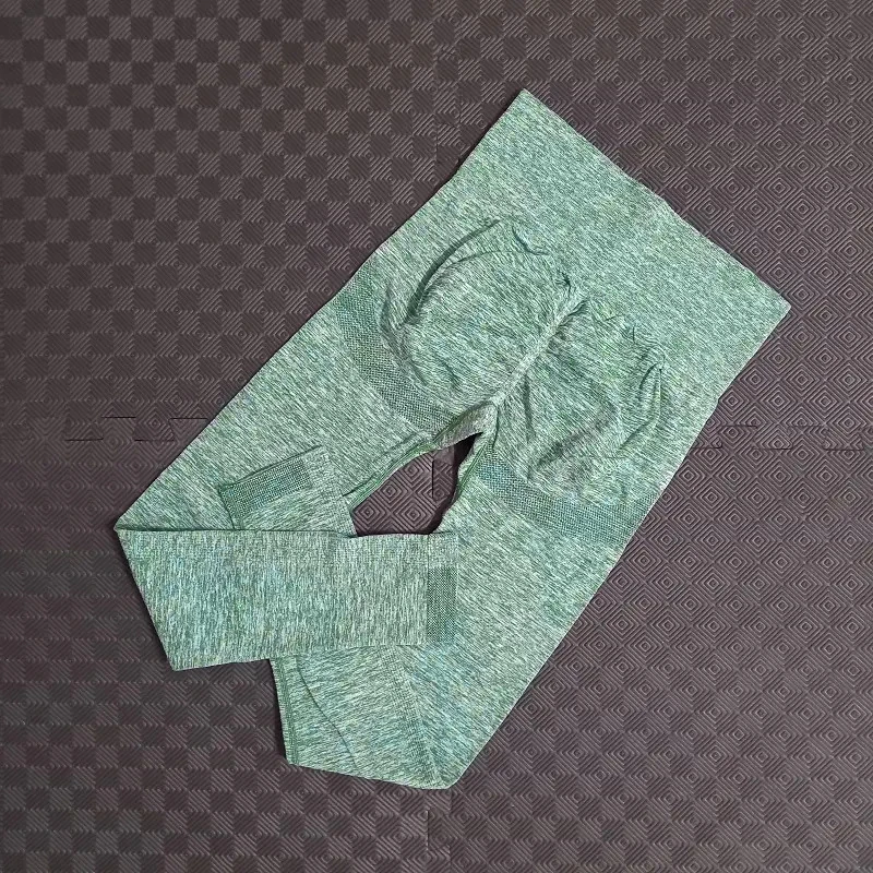 عکس شماره 14 : لگینگ ورزشی زنانه مدل سیملس پشت چین دار گنی کد t1