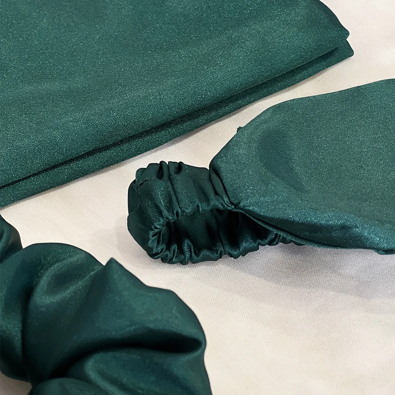 عکس شماره 4 : رو بالشی صفاهوم مدل ساتن به همراه کش مو و چشم بند