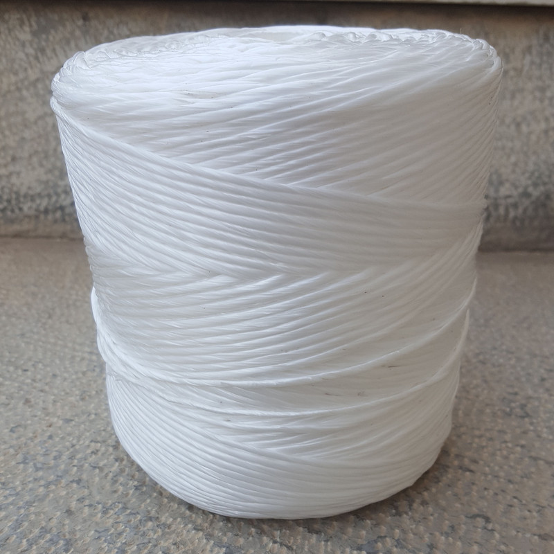 نخ بسته بندی مدل تابیده GRADE-1 وزن 1.2 کیلوگرم نخ بسته بندی مدل تابیده GRADE-1 وزن 1.2 کیلوگرم