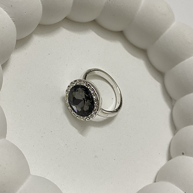 انگشتر زنانه مدل سلطنتی