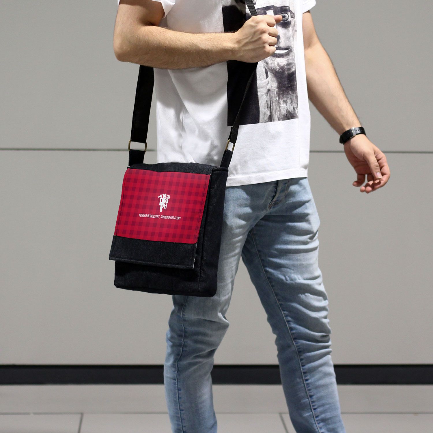 کیف رودوشی چی چاپ طرح منچستر یونایتد کد 65537 -  - 4