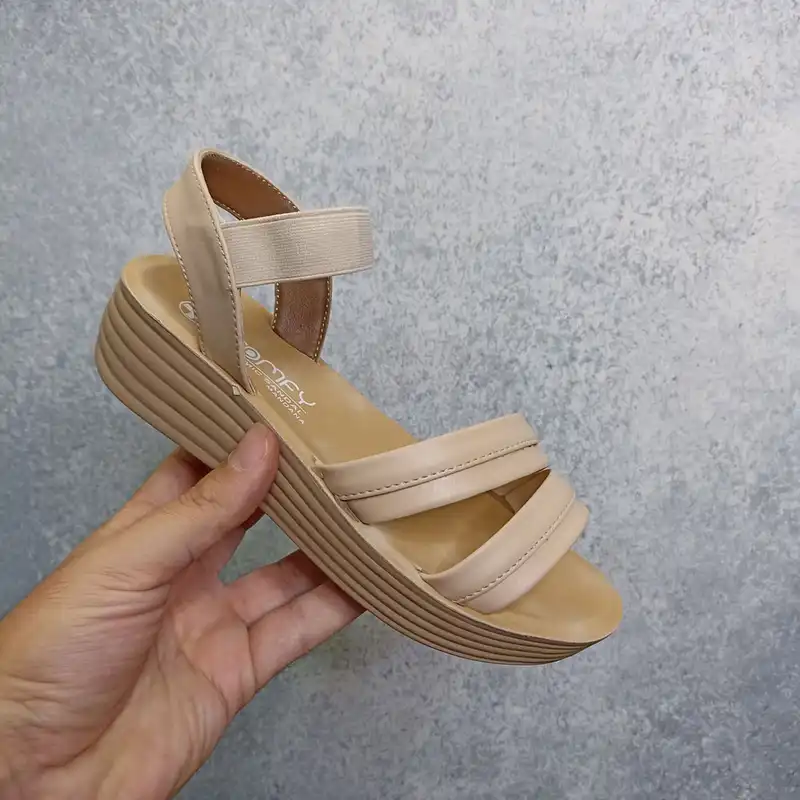 صندل زنانه کامفی مدل ماندانا رکابدار کد 1557-CR