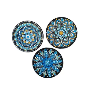 بشقاب دیوارکوب سفالی طرح نقطه کوبی کد 550 مجموعه 3 عددی