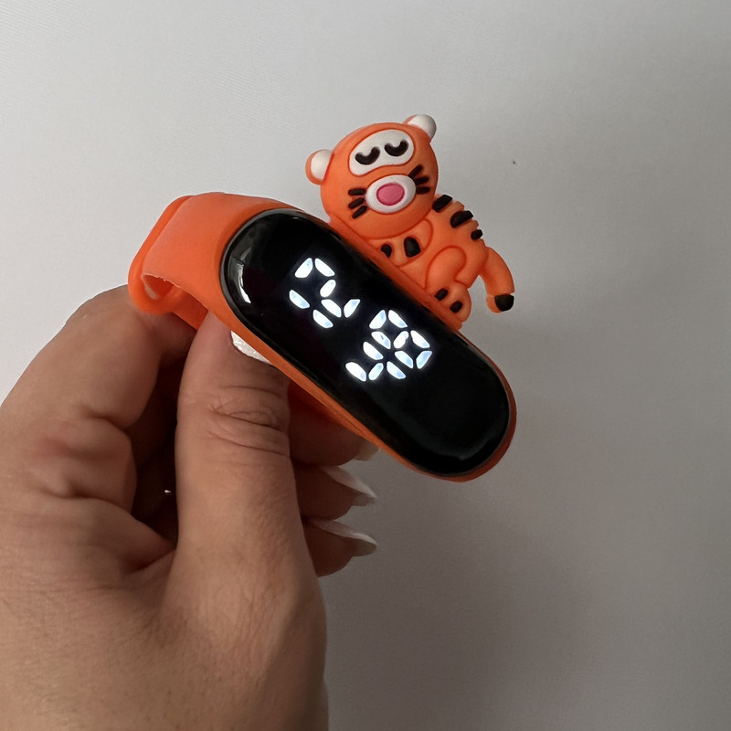 ساعت مچی دیجیتال بچگانه مدل ضد آب سیلیکونیOR E طرح ببر کد BB ساعت مچی دیجیتال بچگانه مدل ضد آب سیلیکونیOR E طرح ببر کد BB