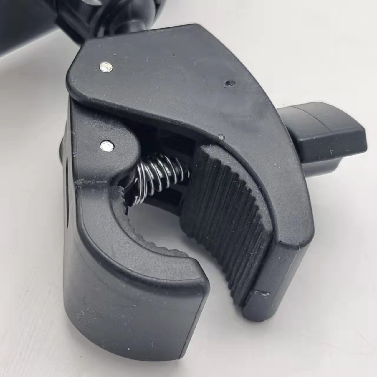 پایه نگهدارنده گوشی موبایل و تبلت مدل دوچرخه و موتور کد K600