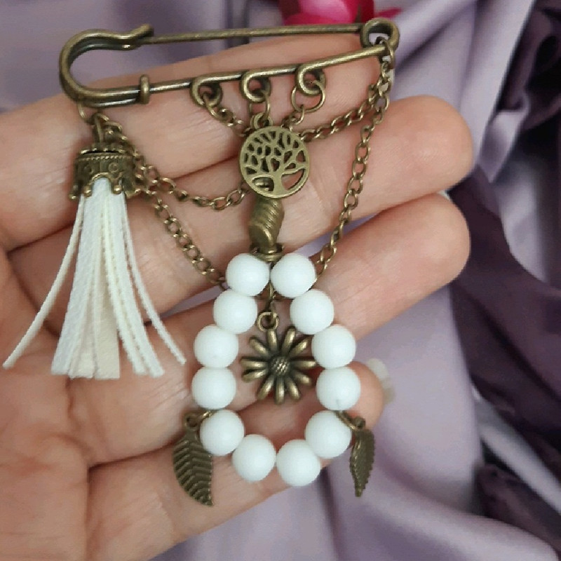 سنجاق سینه دخترانه مدل گل یخی کد 1532