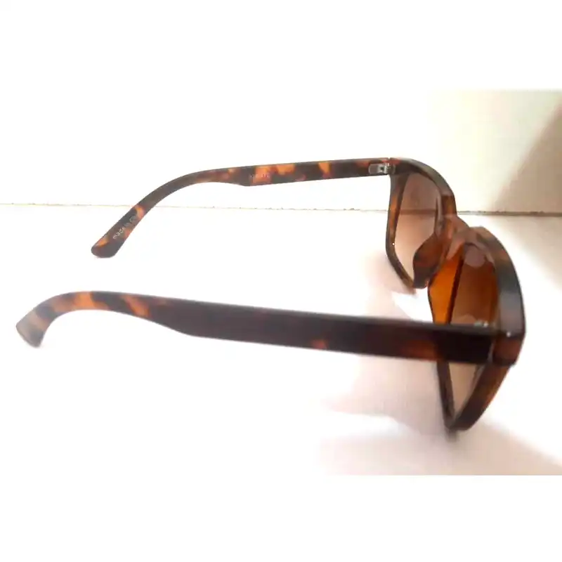 عینک آفتابی زنانه مدل GLASSCAT620