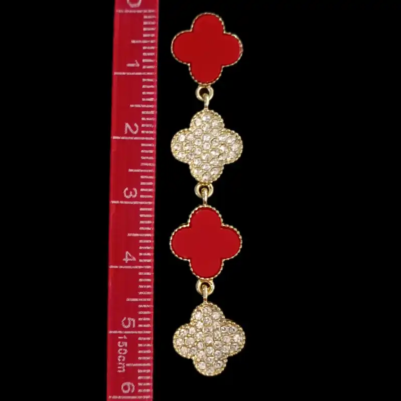 گوشواره زنانه مدل عروسکی نگین‌ دار