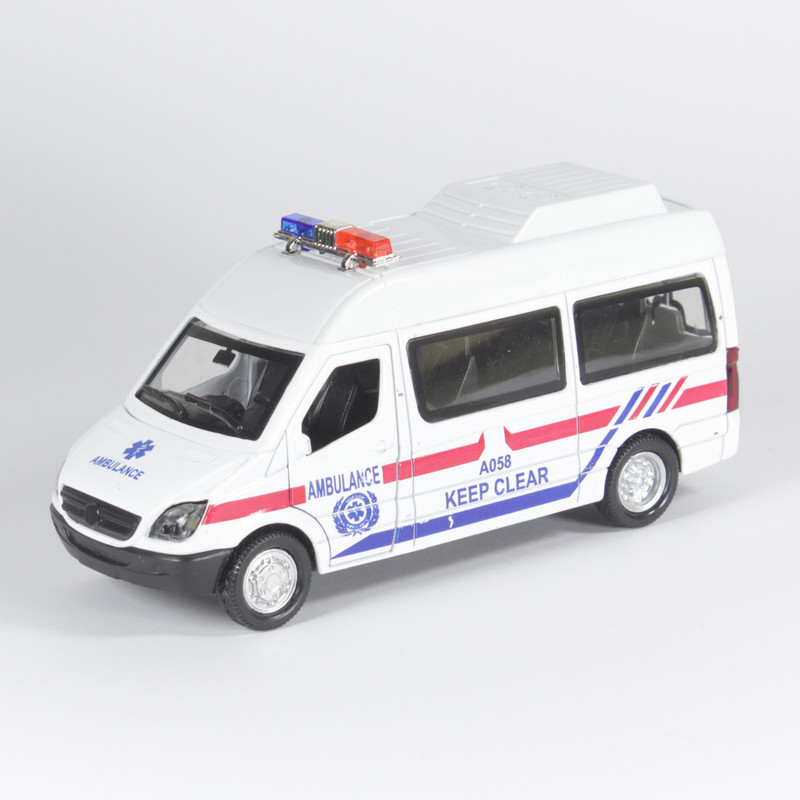 ماشین بازی مدل آمبولانس کد 0242