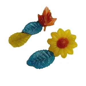 گیره مو زنانه طرح گل بابونه و برگ پاییز مجموعه 2 عددی