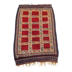 گلیم دستبافت ۲ متری طرح خشتی مدل G11 زمینه قرمز لاکی
