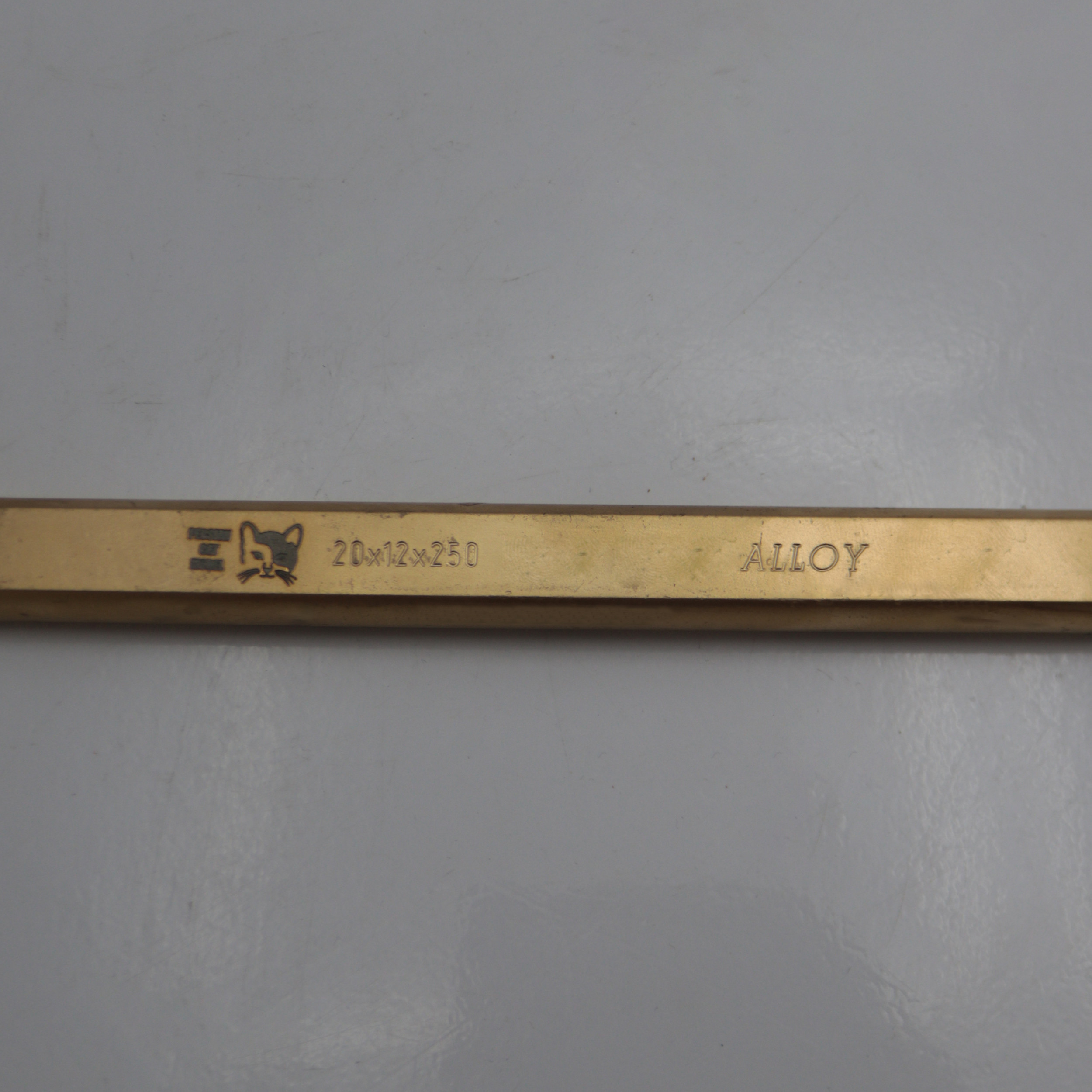 قلم ساختمانی مدل پرشین کت کد YP-250x20x12MM طول 25 سانتیمتر