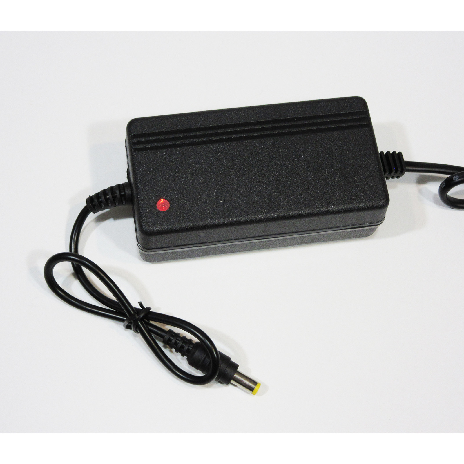 آداپتور 12 ولت 2 آمپر لکسوس کد real1.6a