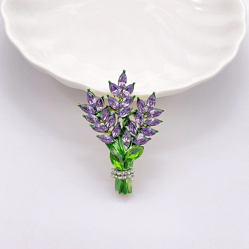 گل سینه زنانه مدل Lavender