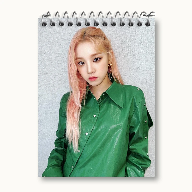 دفتر یادداشت 50 برگ خندالو مدل یوکی گروه جی آیدل GIdle کد 19509