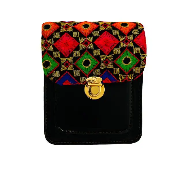 کیف رودوشی زنانه مدل سوزندوزی قفل دار کد K1