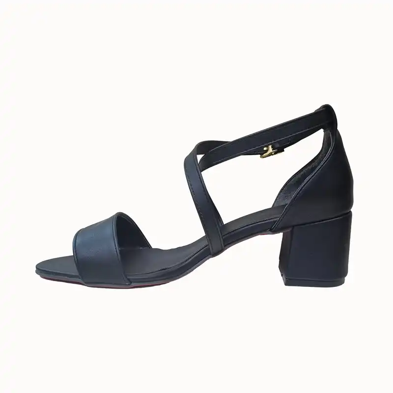 صندل زنانه مدل مجلسی پاشنه دار 28 چرم رنگ مشکی